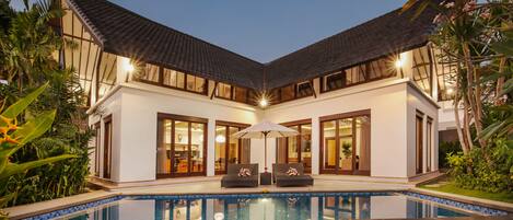Outdoor pool, pool umbrellas, pool loungers