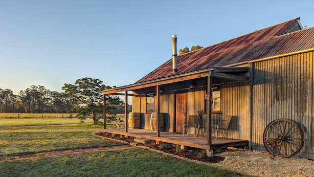 Exterior - Luxury Rustic Cottage in Hunter Valley (Broke)