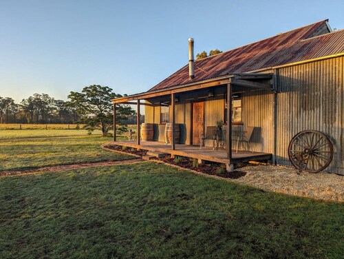 The Cottage at Broke Estate: Luxury Meets Rustic in Hunter Valley