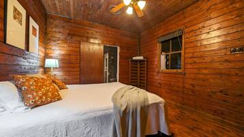 2 間睡房、熨斗/熨衫板、可攜式嬰兒床、免費 Wi-Fi