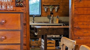 Dining - Luxury Rustic Cottage in Hunter Valley (Broke)