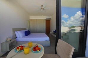 2 bedrooms, travel cot, free WiFi, bed sheets - Apartment in Excellent Location (Playa del Carmen)