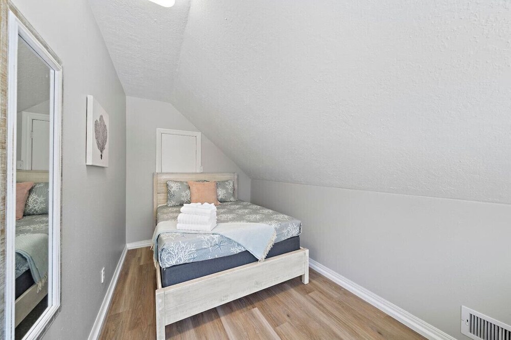 Sprawling estate with private pool and game room and guest house La