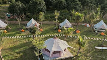 Tent | 7 bedrooms, desk