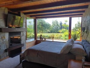 9 bedrooms, iron/ironing board, WiFi