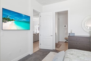 3 quartos, ferros/tábuas de passar roupa, Wi-Fi, roupa de cama