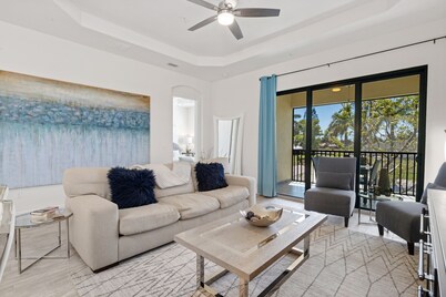 Penthouse Suite 2 in the heart of SW Cape Coral