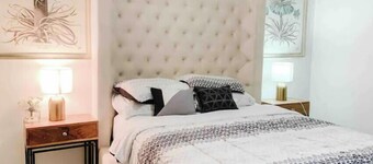 Coastal Charm meets Farmhouse living in a cozy single-family. 8 min to Mayo. 