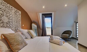 2 chambres, fer et planche à repasser, Wi-Fi, draps fournis