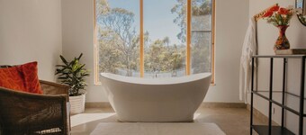 Teulu House - Luxury Retreat in Nungurner, Teulu House - Luxurey Retreat in Nungurner
