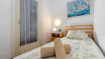 3 chambres, fer et planche Ă  repasser, accĂšs Internet, draps fournis