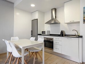 Frigorifero, microonde, forno, macchina per tè/caffè