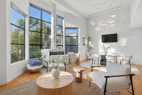 Spacious Japandi Condo w Spa Shower - Hayes Valley