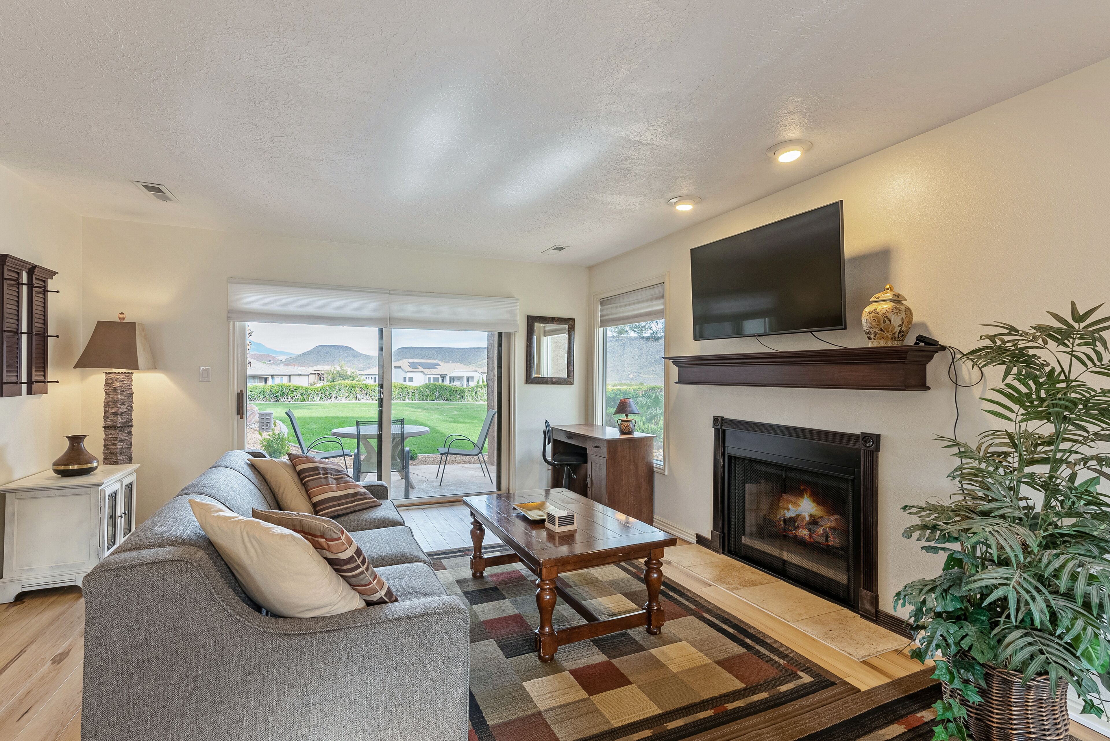 スマートテレビ、テーブルサッカー台、卓球台