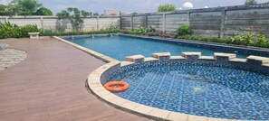 2 outdoor pools - Izi Cozi Jababeka Enviro Powered by Archipelago (Cikarang)