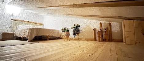 3 bedrooms, bed sheets