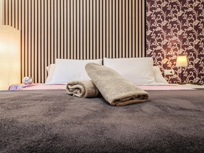 1 bedroom, iron/ironing board, internet, bed sheets