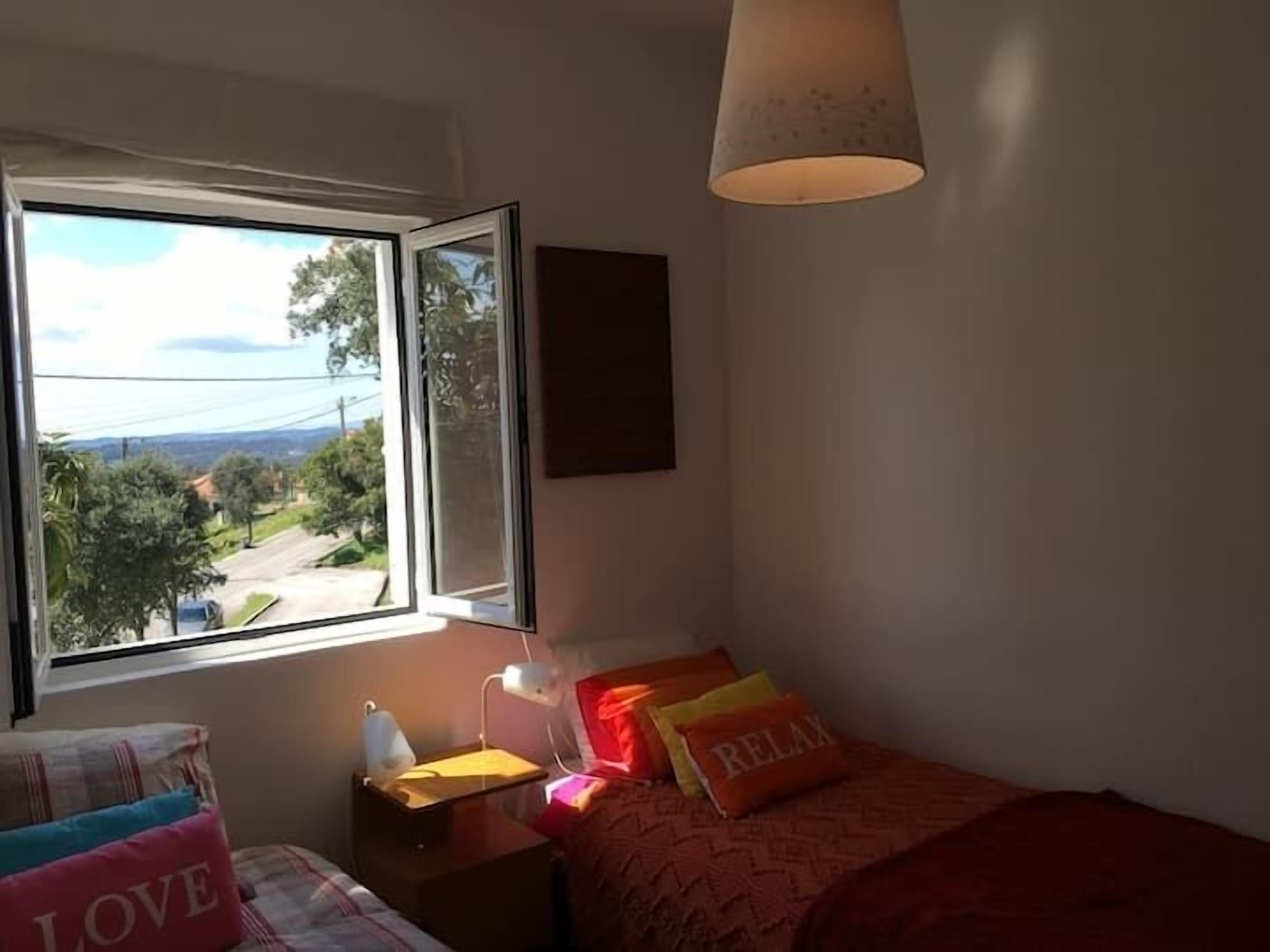 2 habitaciones, tabla de planchar con plancha, internet y ropa de cama 