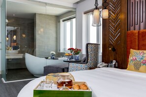 Premium bedding, minibar, in-room safe, individually furnished - TGT BEACH HOTEL (Da Nang)