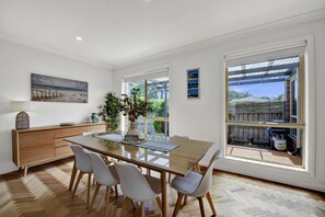 Dining - Tranquil Escape by Ready Set Stay - Beach, shops, internet, Foosball (Dromana)