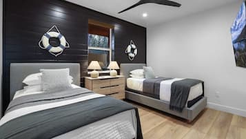 5 bedrooms, desk, iron/ironing board, WiFi