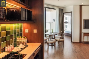 Apartment, 2 Bedrooms, Balcony, Sea View | 1 bedroom, free minibar, in-room safe, desk