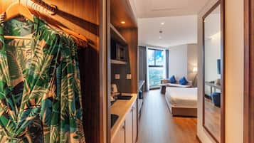Studio Suite Junior, 1 phòng ngủ, quang cảnh vườn | Bếp riêng | Tủ lạnh nhỏ, lò vi sóng, bếp nấu, dụng cụ vệ sinh