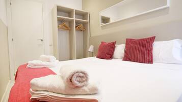 2 habitaciones, tabla de planchar con plancha, wifi y ropa de cama