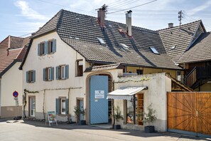 Exterior - Apartment 'Ferienwohnung Zur Weinsteige' with Wi-Fi (Ihringen am Kaiserstuhl)