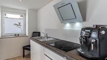 Réfrigérateur, four, plaque de cuisson, lave-vaisselle