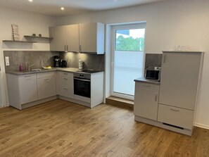 Køleskab, ovn, kogeplade, opvaskemaskine