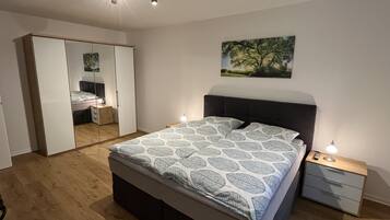 2 Schlafzimmer, Bügeleisen/Bügelbrett, kostenloses WLAN, Bettwäsche