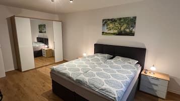 2 dormitorios, tabla de planchar con plancha, wifi gratis y ropa de cama