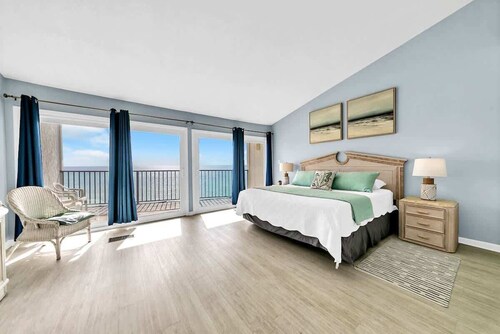 Blue Mountain Villa 2A | Beach Front! Spectacular Views! | Furnished Balcony, Fully Stocked Kitchen! | Perfect Location!
