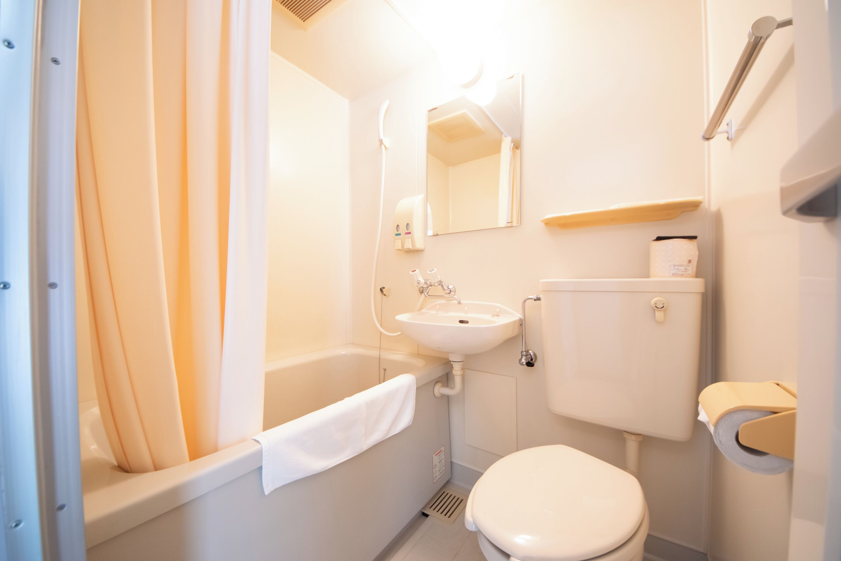 Combined shower/tub, free toiletries, hair dryer, bathrobes