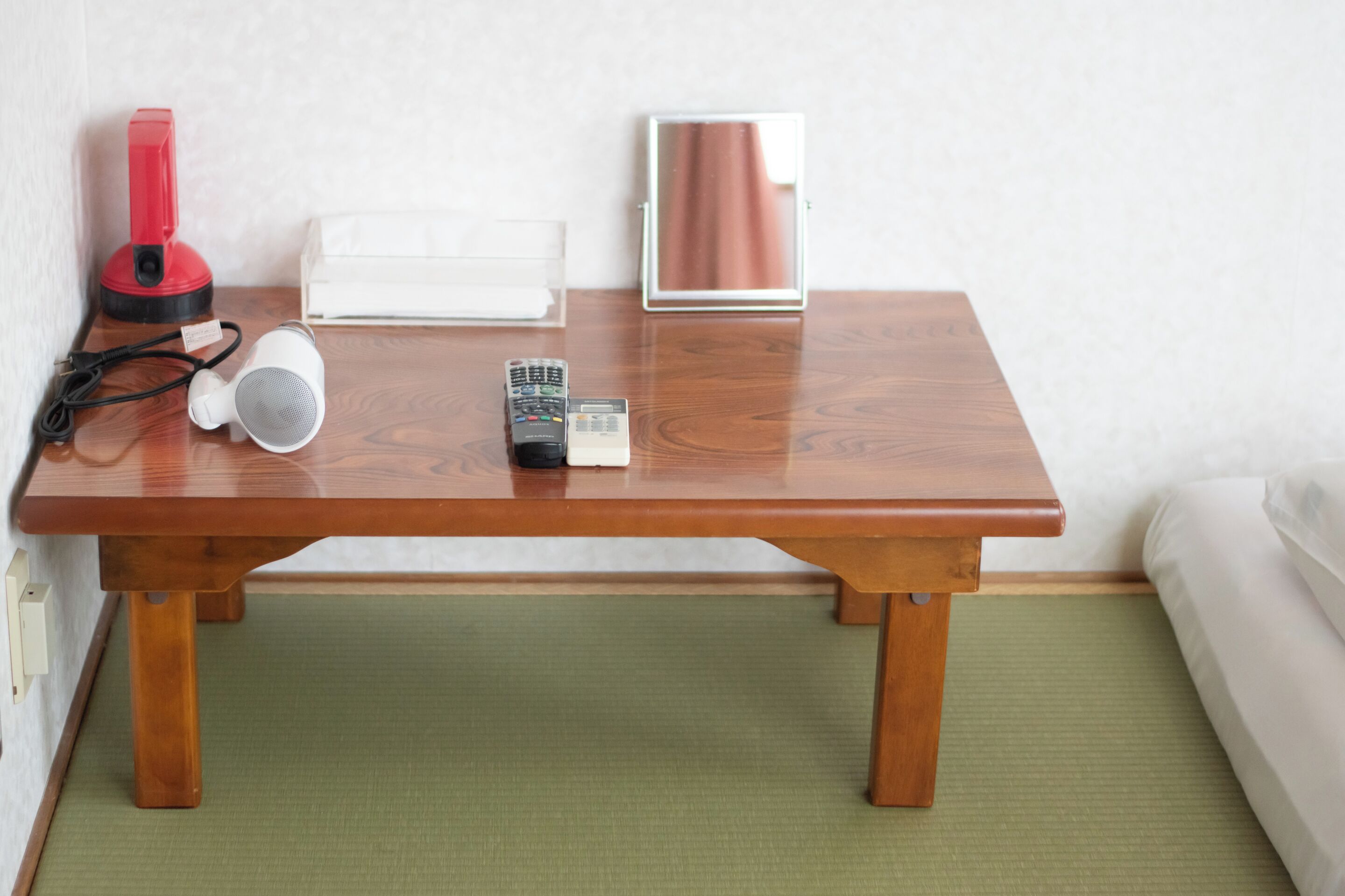 基础三人房 | 免费 WiFi、床单