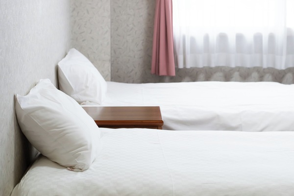 Basic-Zweibettzimmer | Kostenloses WLAN, Bettwäsche