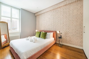 2 bedrooms, iron/ironing board, travel crib, free WiFi