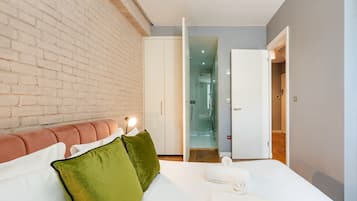 2 bedrooms, iron/ironing board, travel cot, free WiFi