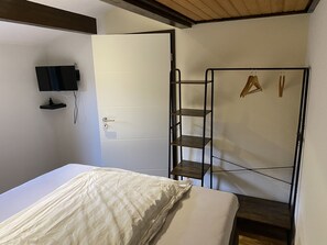 2 dormitorios, tabla de planchar con plancha, wifi y ropa de cama