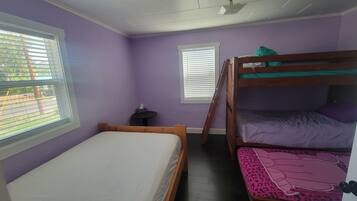 2 多间卧室、熨斗/熨衣板、WiFi、床单