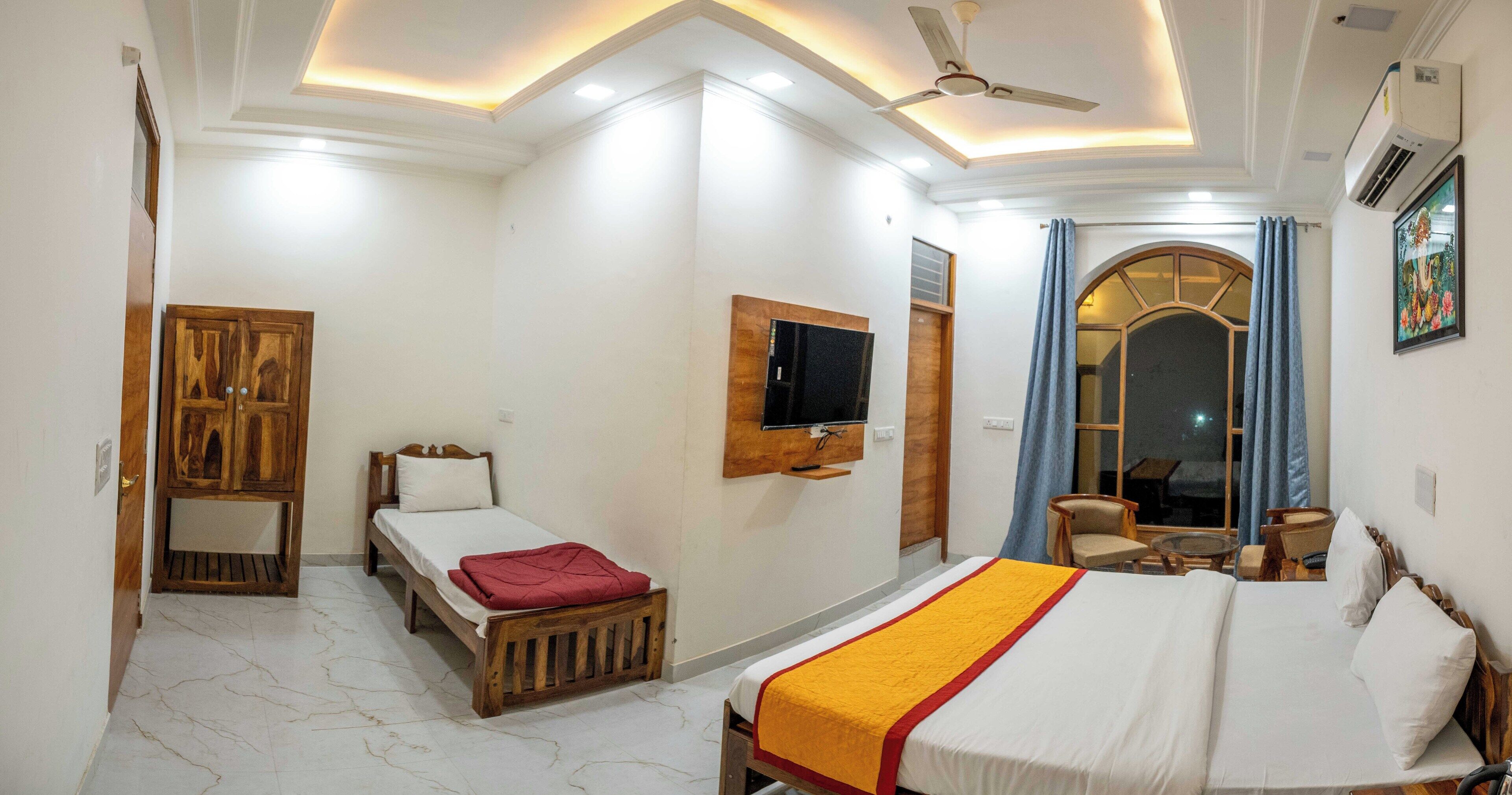 Free WiFi, bed sheets