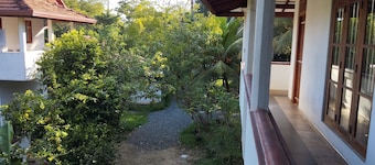 Tropical Paradise~Cozy & Airy-Sea, Nature & Relax