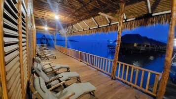 客房, 1 张大床 | 露台