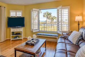 Smart TV - Stunning Ocean Views, Family Condo, Heated Indoor Pool, Beachfront Pool, Hot Tub, Tennis, Gym, Sauna (St. Augustine)