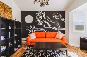 Smart TV y chimenea
