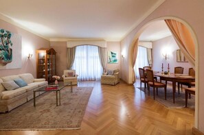 Living room - Apartment Sonnenfelsgasse (Vienna)