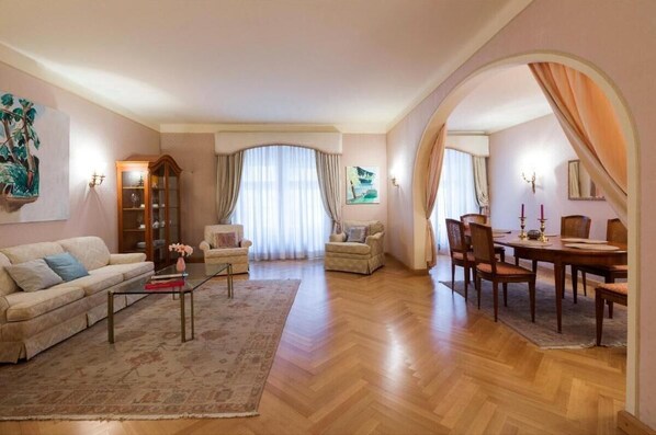 Apartment, 2 Schlafzimmer | Wohnzimmer
