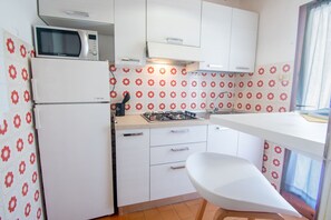 Fridge, microwave - Appartamenti Seccheto - Glenda - Monolocale (Campo nell'Elba)