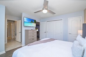 8 habitaciones, tabla de planchar con plancha y cuna de viaje 